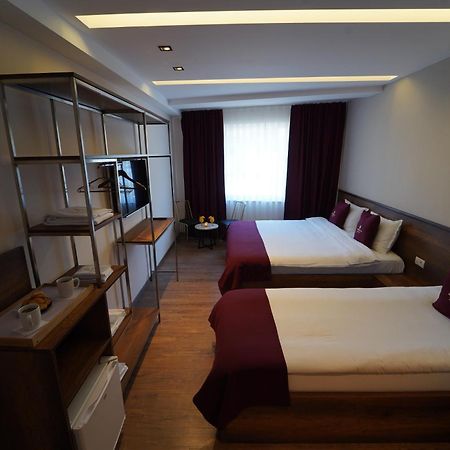 Monarch Hotel Prizren Bagian luar foto