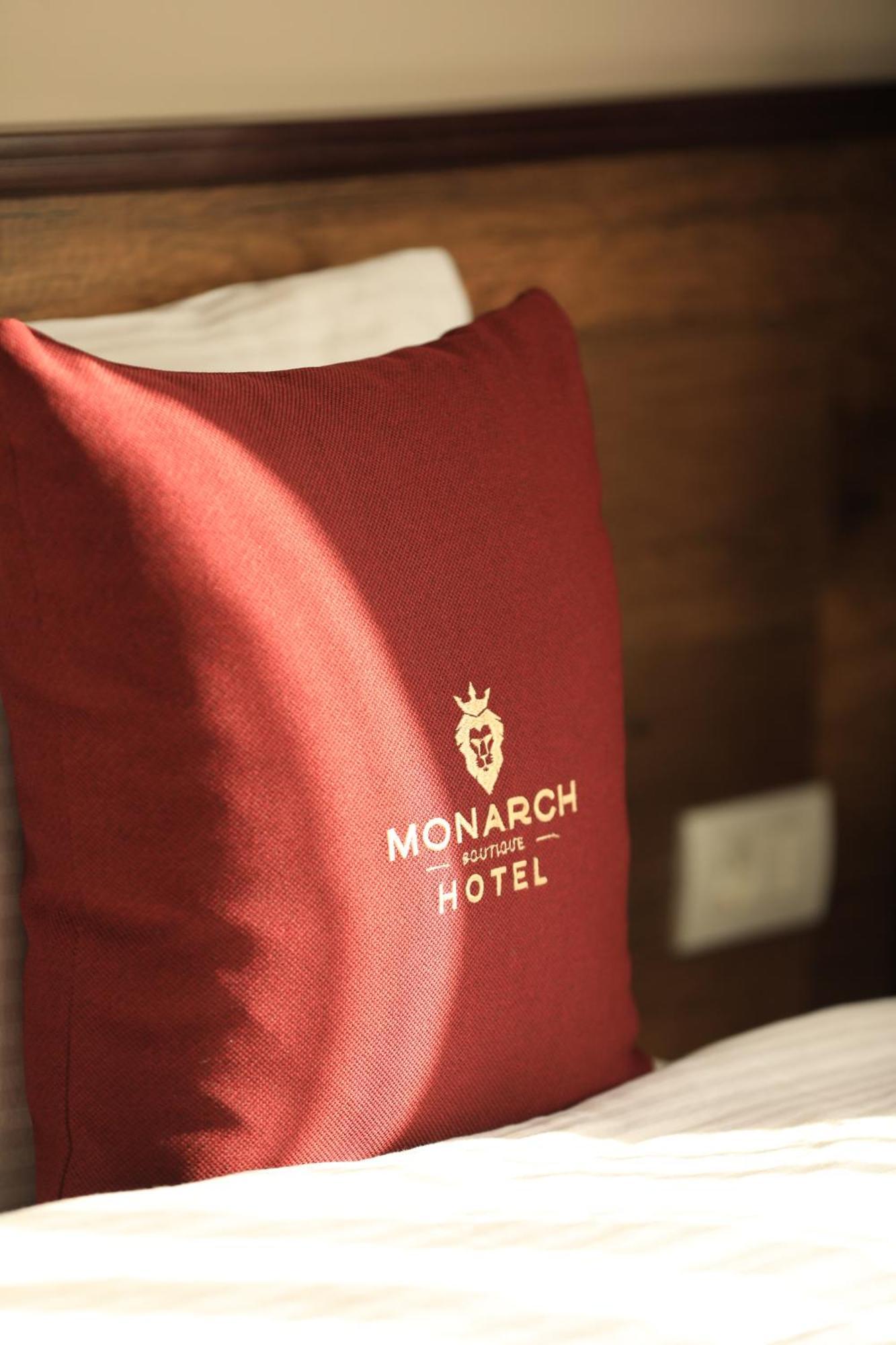 Monarch Hotel Prizren Bagian luar foto