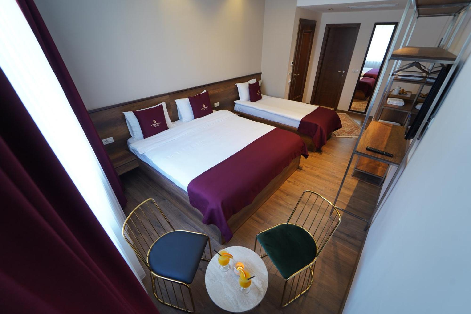 Monarch Hotel Prizren Bagian luar foto