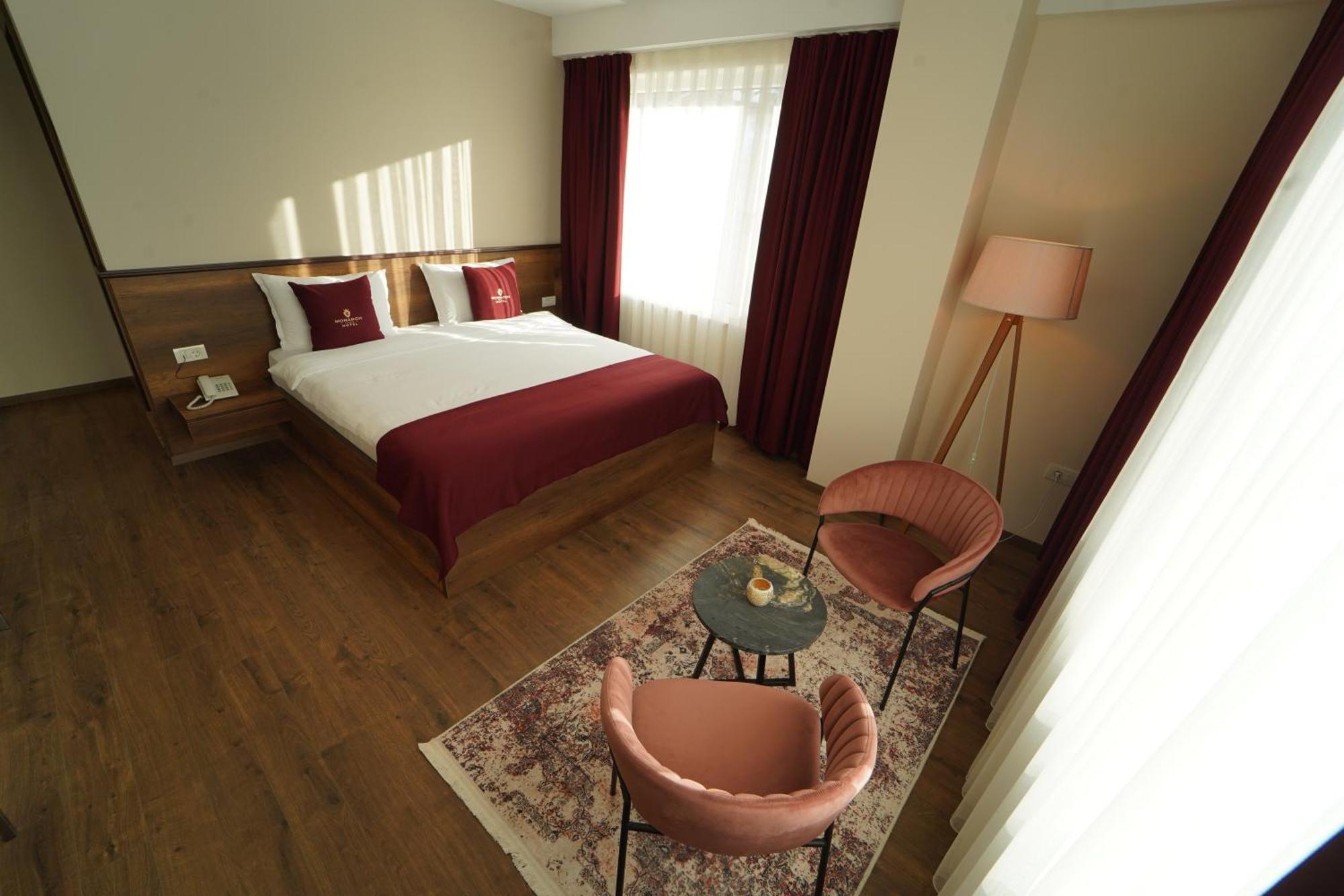Monarch Hotel Prizren Bagian luar foto