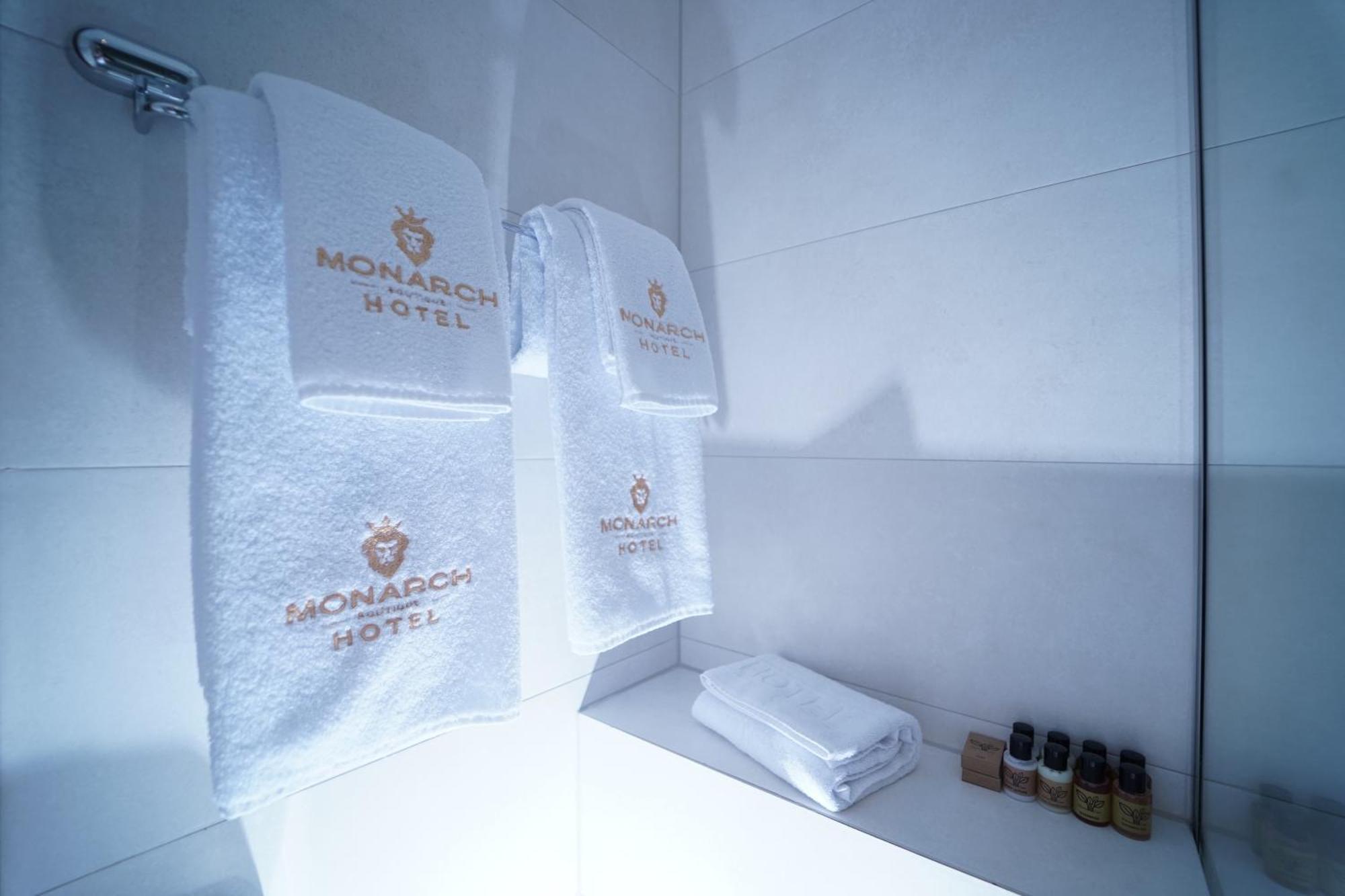 Monarch Hotel Prizren Bagian luar foto