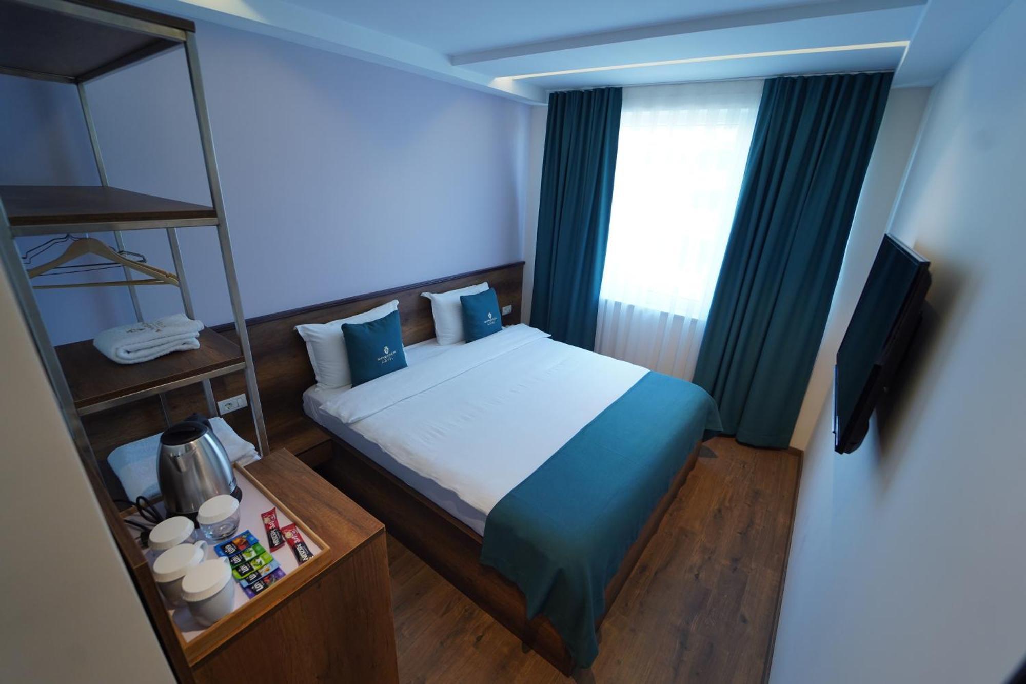 Monarch Hotel Prizren Bagian luar foto