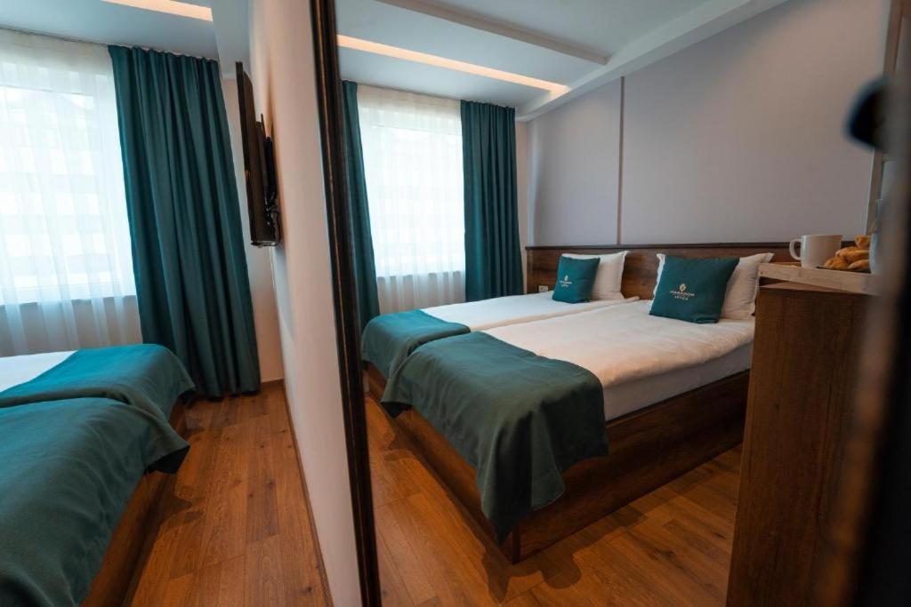Monarch Hotel Prizren Bagian luar foto